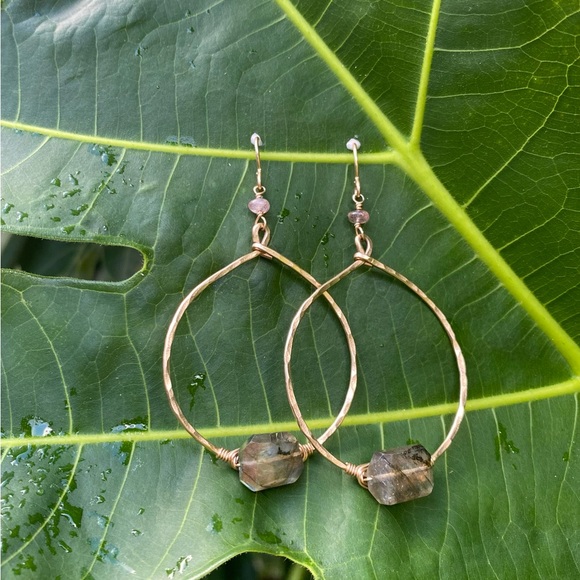 NEW GOLD FILLED HOOPS W/ LABRADORITE + SUNSTONE. Rose gold cuff Tahitian Pearl! - Picture 5 of 9